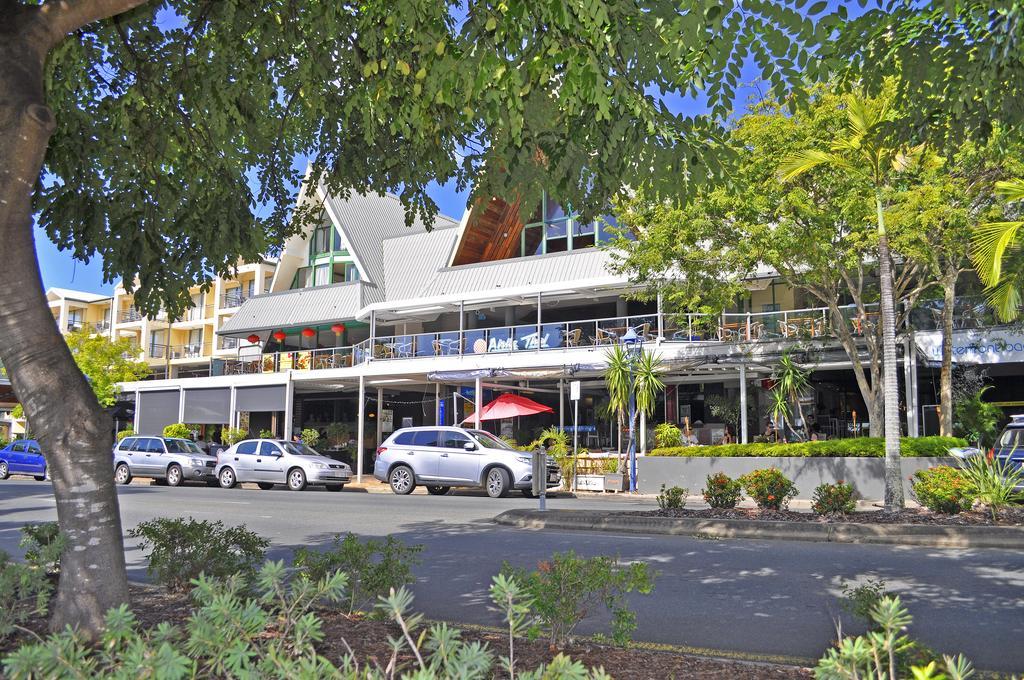 Airlie Waterfront Accommodation Airlie Beach Exteriör bild