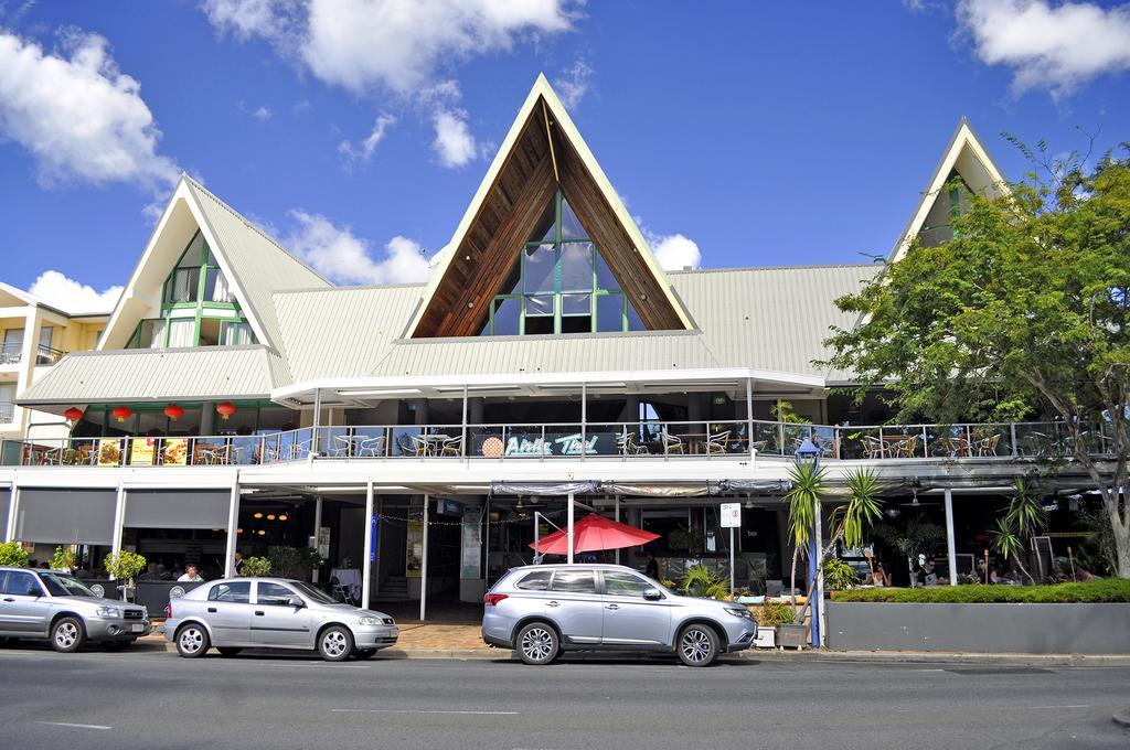 Airlie Waterfront Accommodation Airlie Beach Exteriör bild